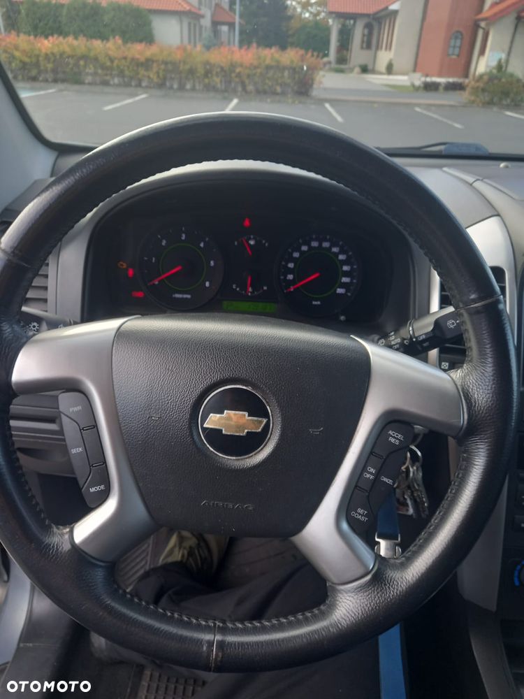 Chevrolet Captiva 2010 photo 3