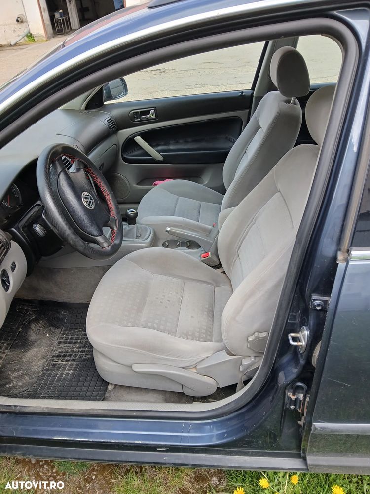 Volkswagen Passat - 4