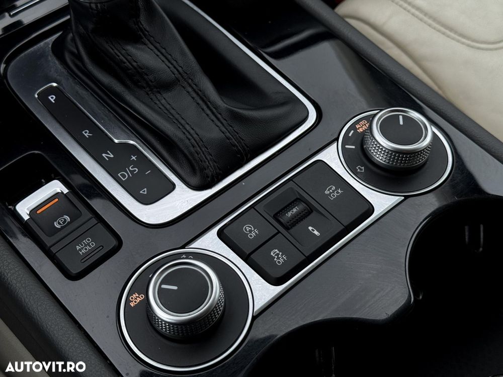 Volkswagen Touareg - 16