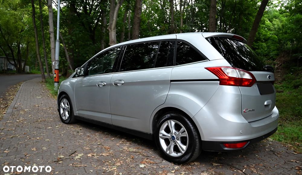 Ford Grand C-MAX - 19