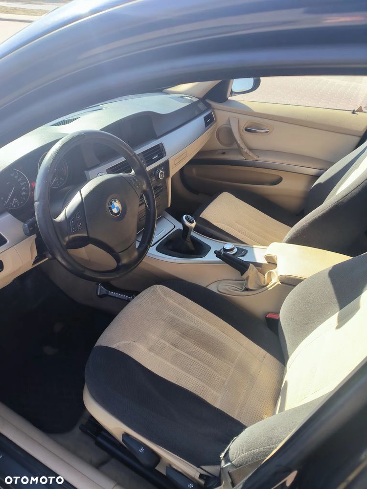 BMW Seria 3 318d DPF - 11