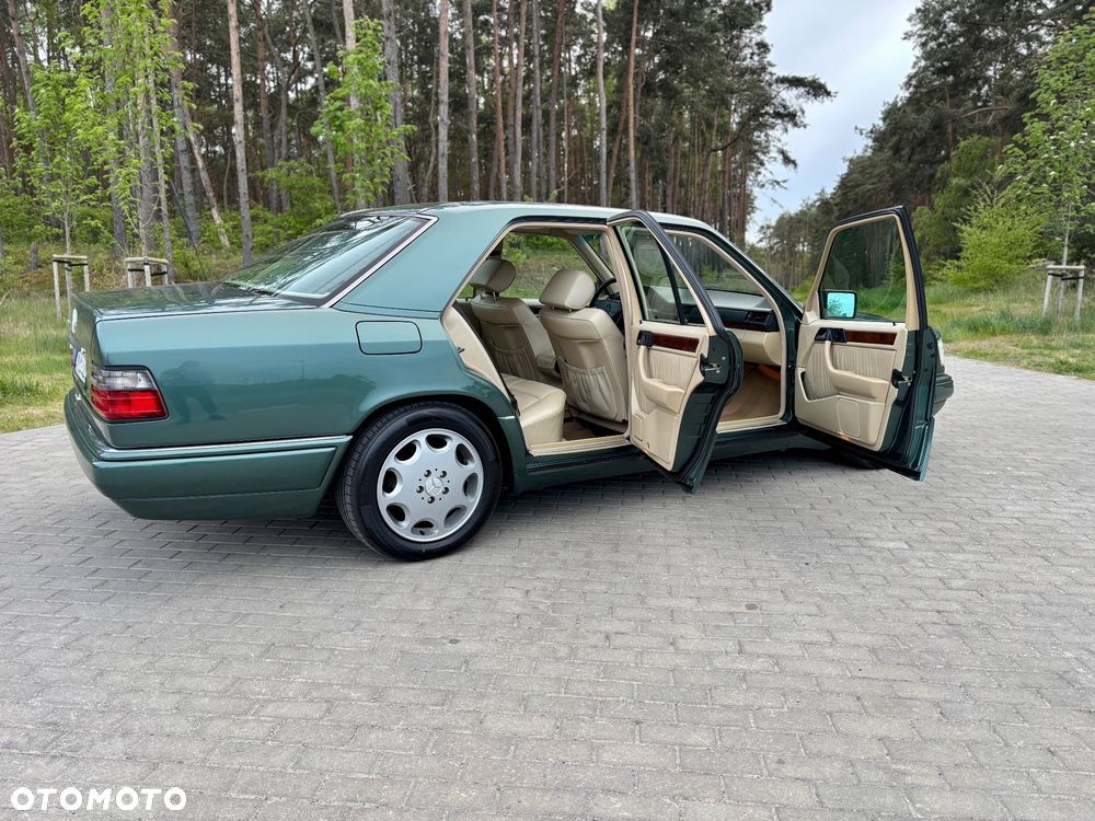 Mercedes-Benz W124 (1984-1993) - 21