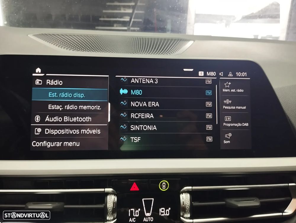 BMW 330 e Touring Line Sport Auto - 32