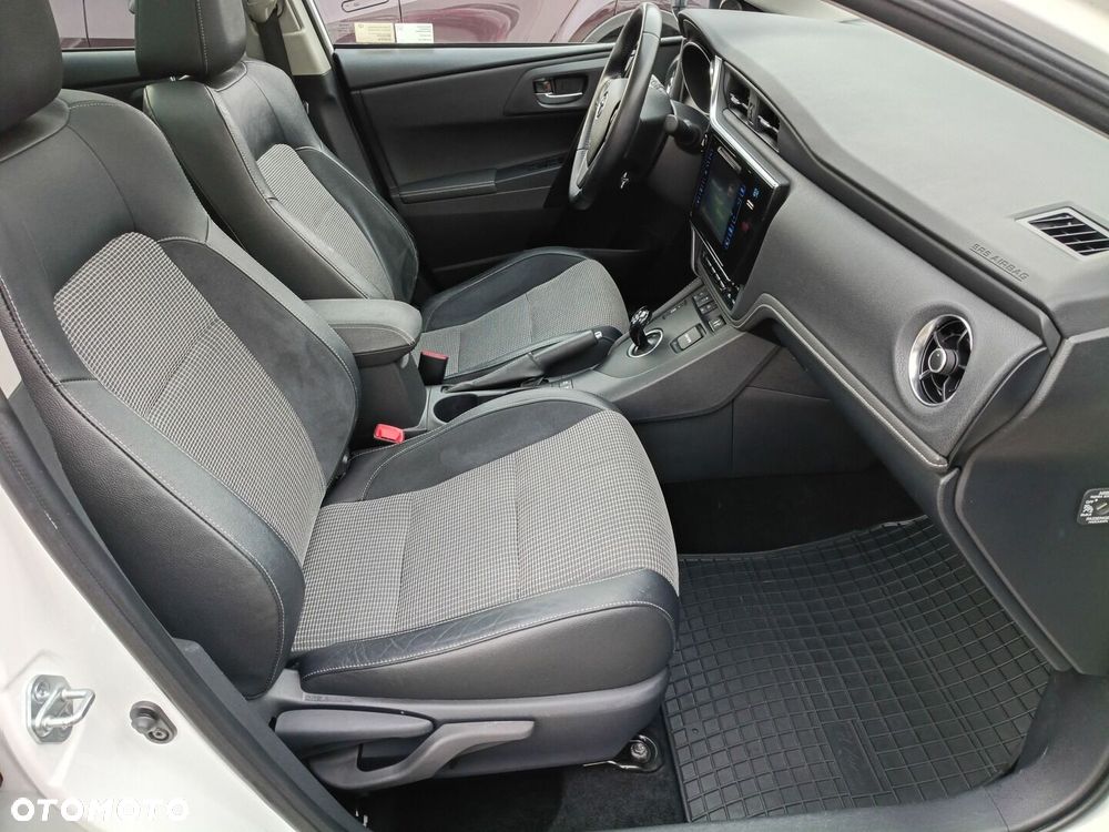 Toyota Auris - 7