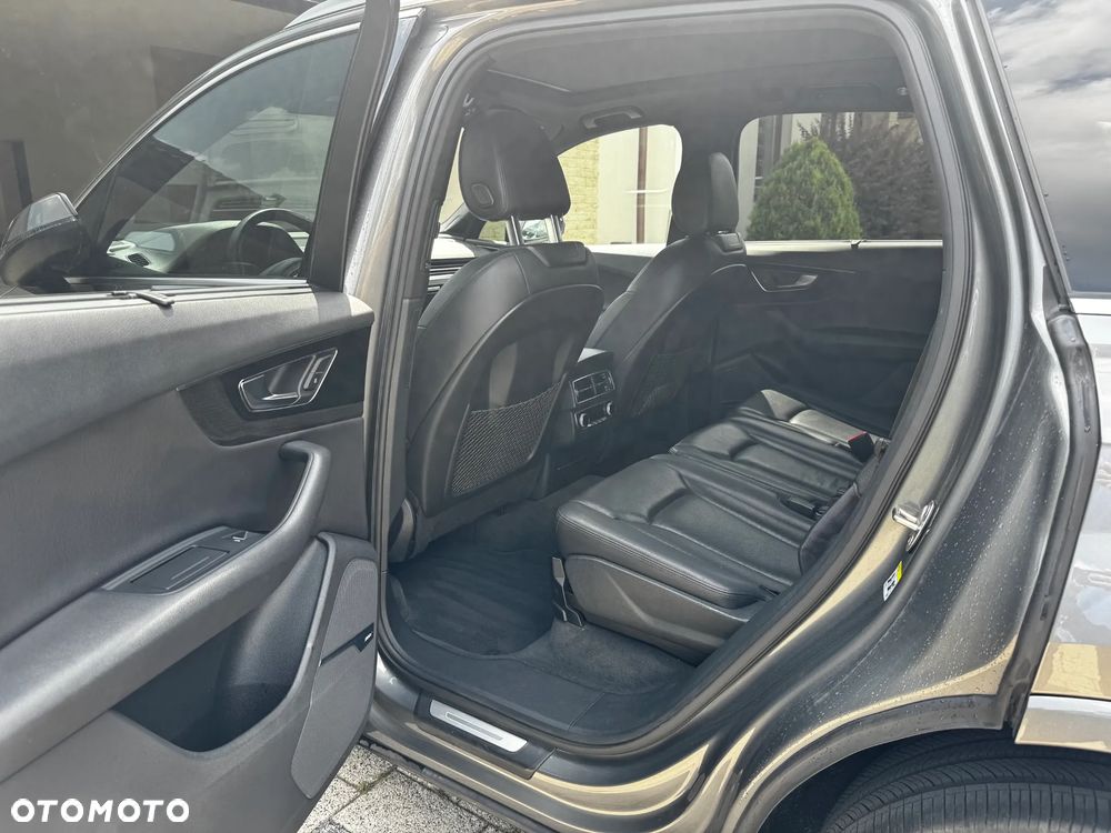Audi Q7 - 9