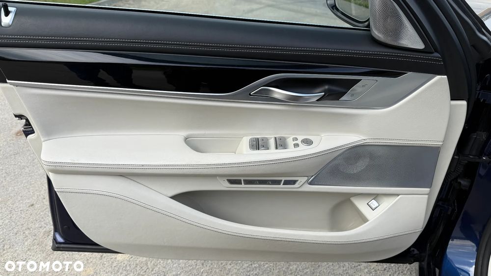 BMW Seria 7 750Li xDrive Edition Exclusive - 27