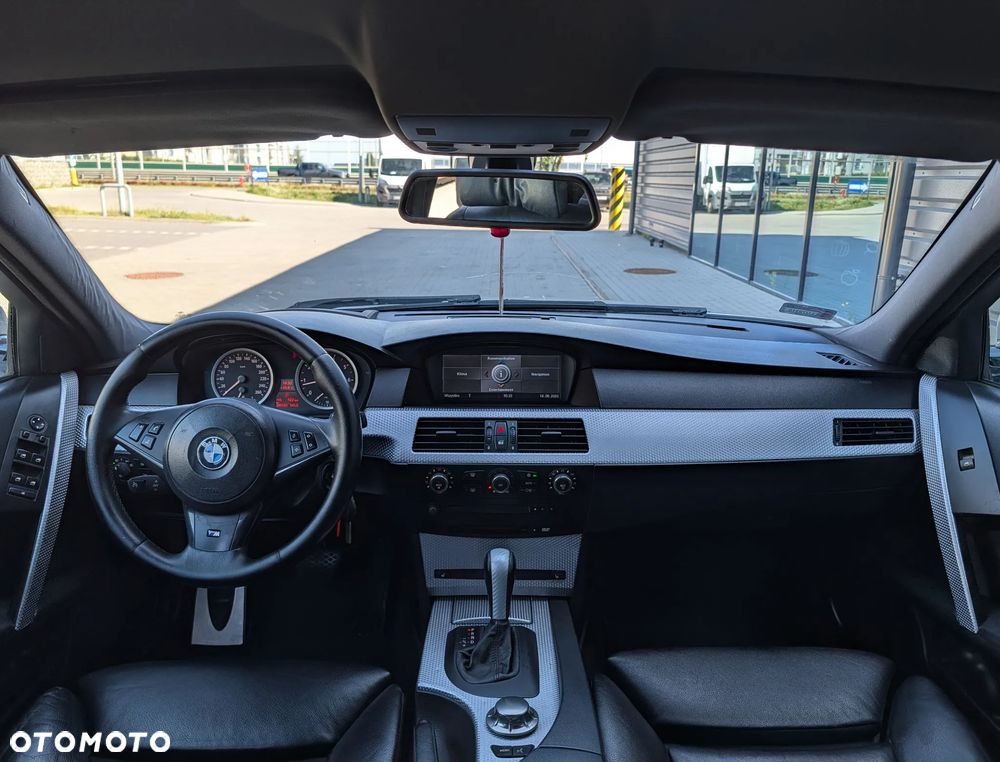 BMW Seria 5 545i - 5