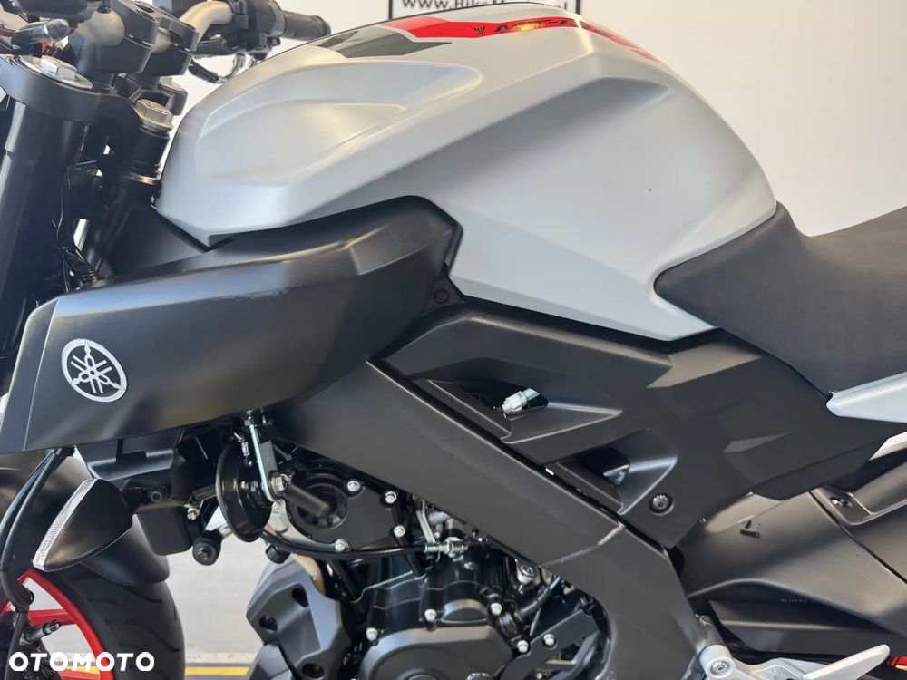 Yamaha MT - 22