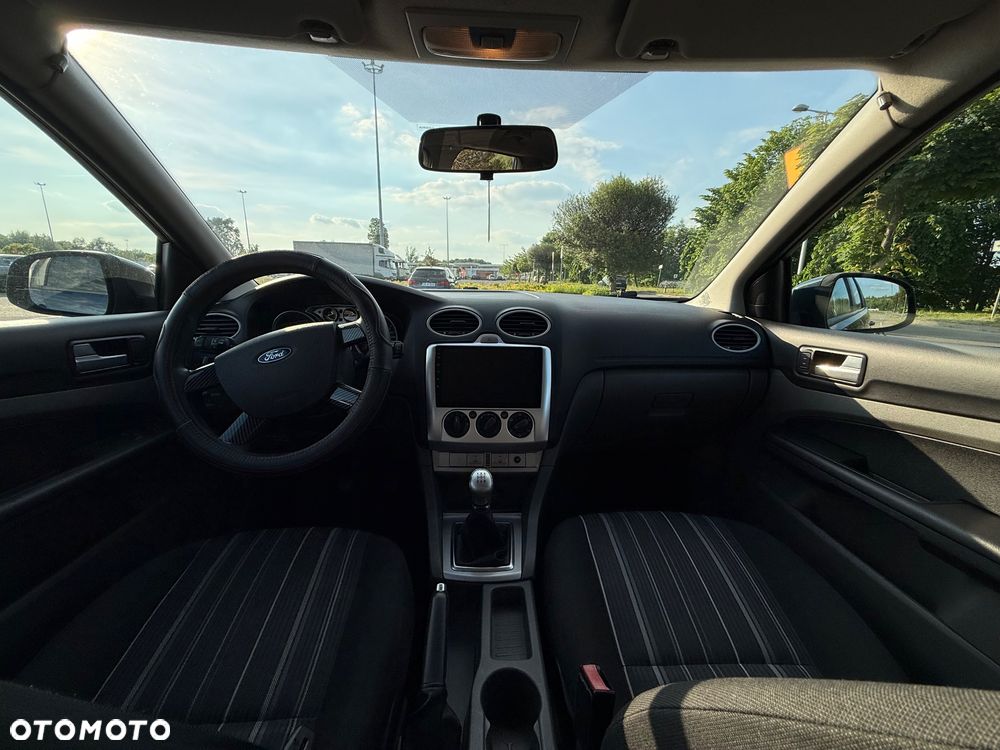 Ford Focus 1.8 TDCi Ghia - 8
