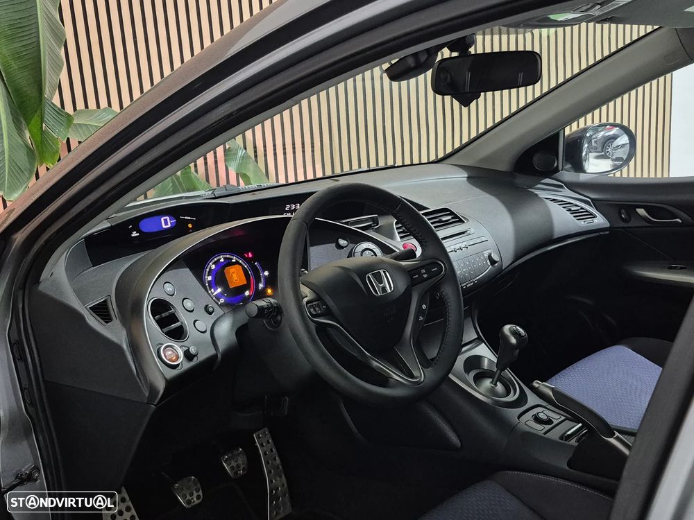 Honda Civic 1.8 Elegance - 10
