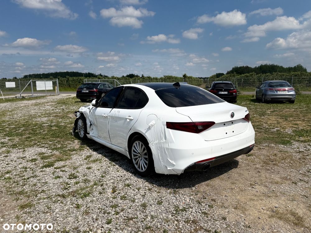 Alfa Romeo Giulia 2.0 Turbo Veloce - 11