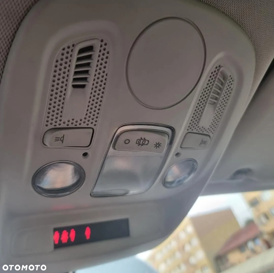 Citroën C4 1.6 HDi Attraction - 10