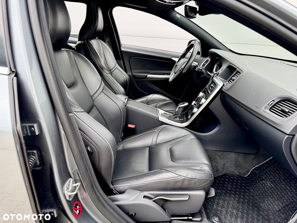 Volvo V60 D4 Geartronic R-Design - 6