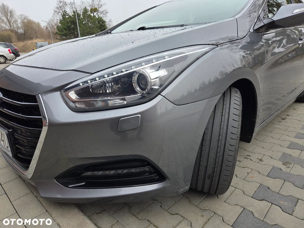 Hyundai i40 Kombi 1.7 CRDi DCT Premium - 10