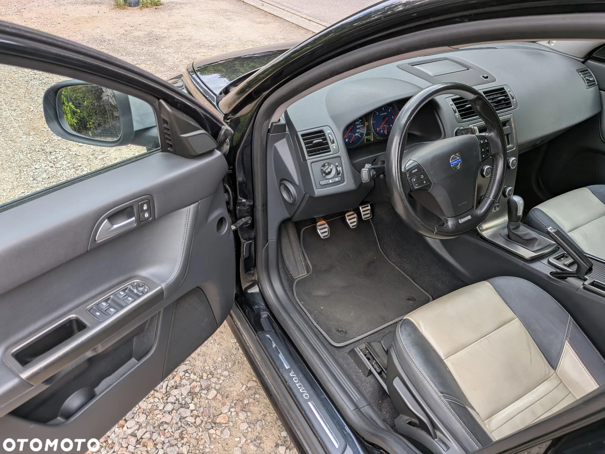 Volvo V50 D3 R-Design - 8