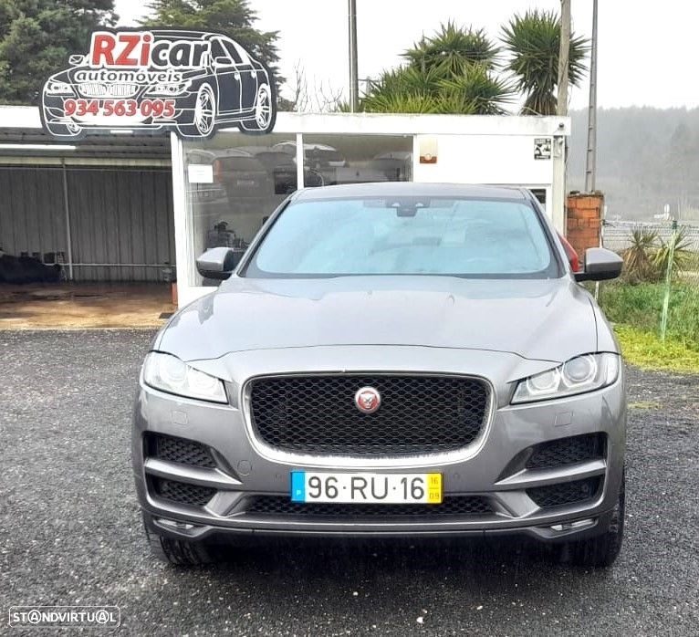 Jaguar F-Pace 2.0 i4D Prestige AWD Aut. - 2