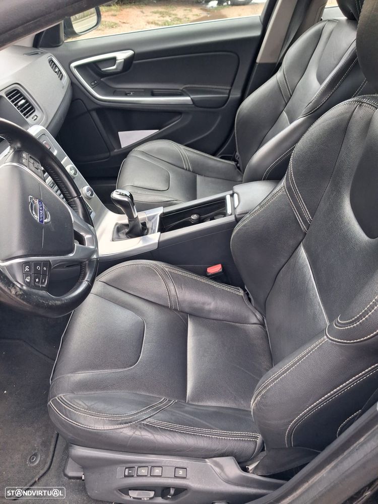 Volvo V60 D2 Momentum - 6
