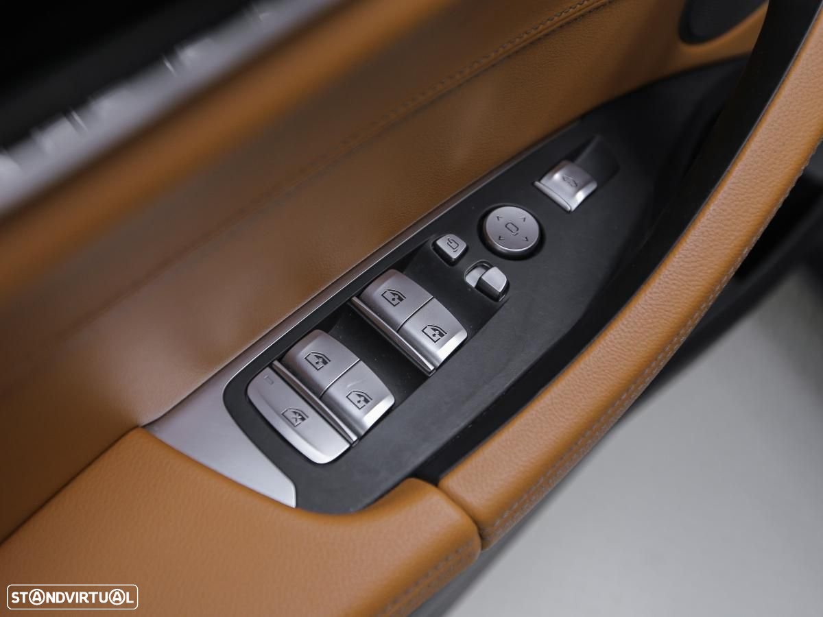 BMW iX3 - 17