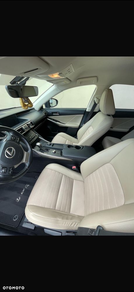 Lexus IS 200t Comfort - 8