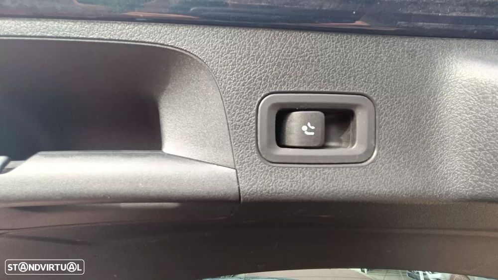 Mercedes-Benz CLA 180 d Shooting Brake - 23