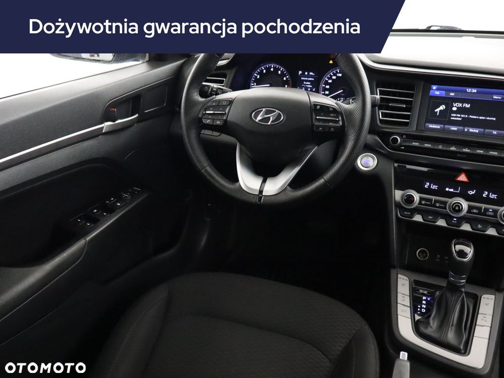 Hyundai Elantra - 9