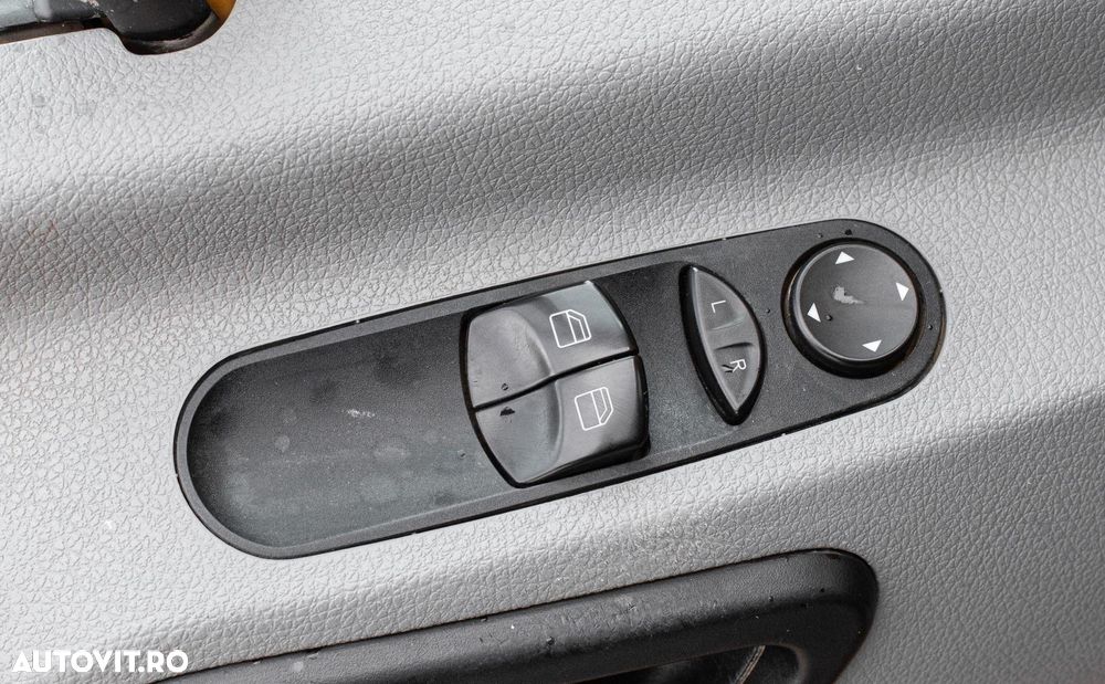 Mercedes-Benz Sprinter - 26