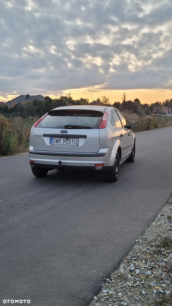 Ford Focus 1.4 16V Fun - 4