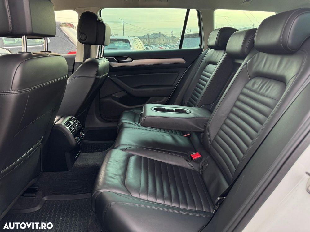 Volkswagen Passat Variant 2.0 TDI DSG 4Motion Highline - 17