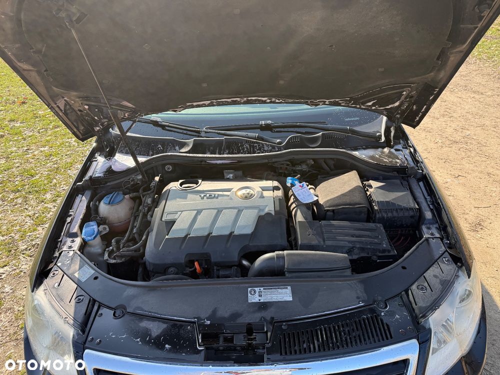 Volkswagen Passat 2.0 TDI DPF Highline - 11