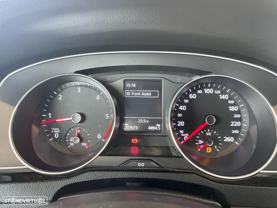 VW Passat Variant 1.6 TDI BlueMotion - 13