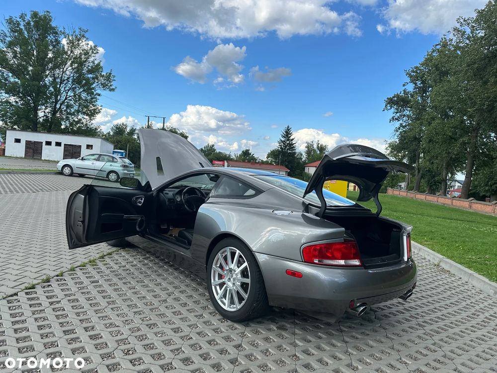 Aston Martin V12 Vanquish - 17