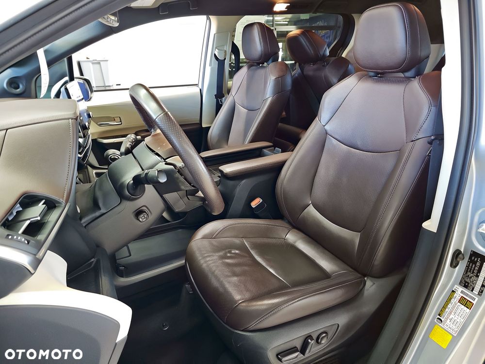 Toyota Sienna - 6