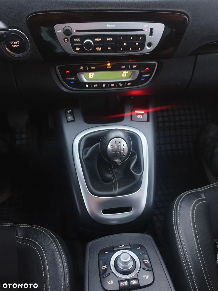 Renault Scenic 1.5 dCi Bose - 11