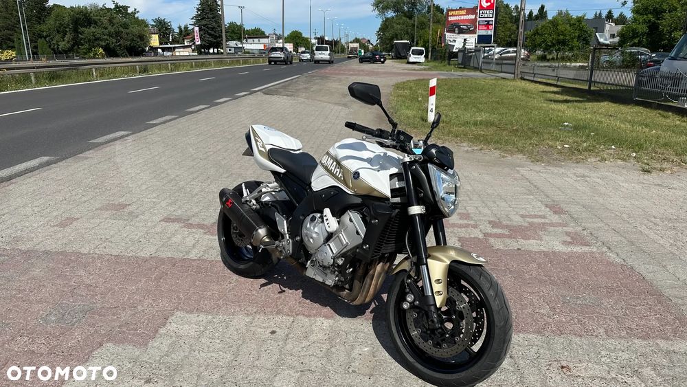 Yamaha FZ - 8