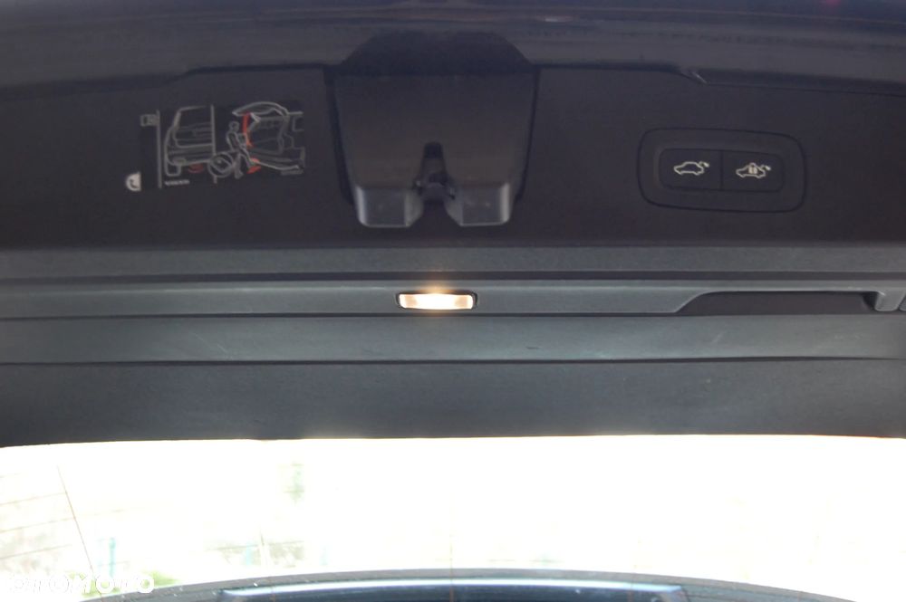 Volvo V60 Cross Country D4 AWD Geartronic Pro - 32