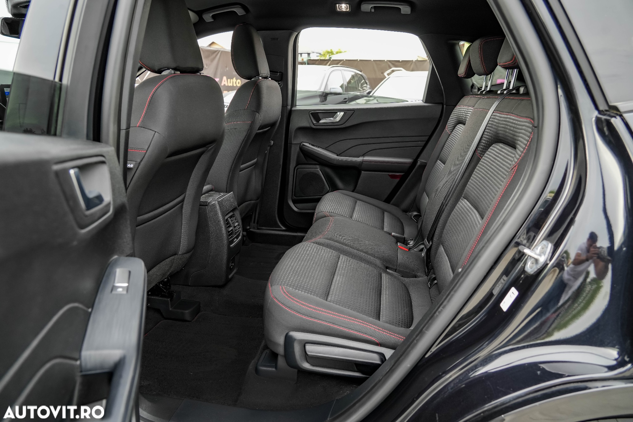 Ford Kuga 2.5 Duratec FWD FHEV ST-Line - 14