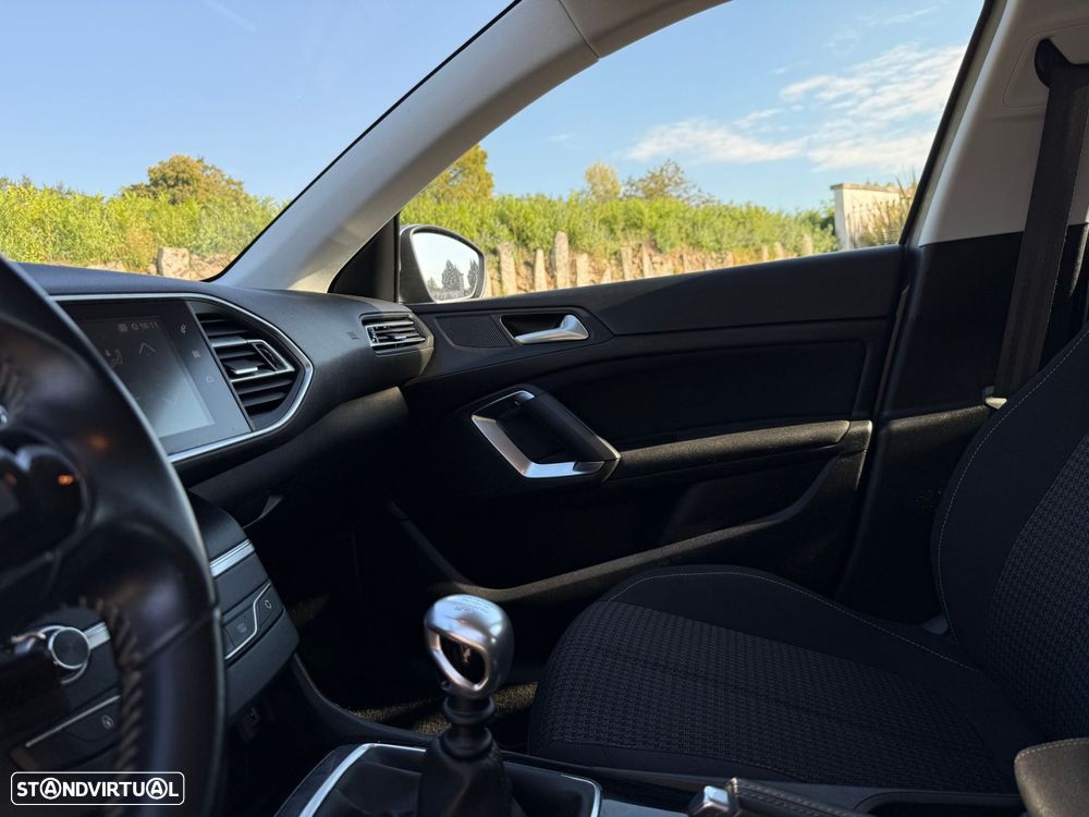 Peugeot 308 BlueHDi 130 Active Pack - 33