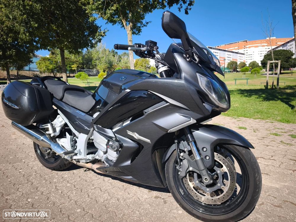 Yamaha FJR 1300 AE - 13