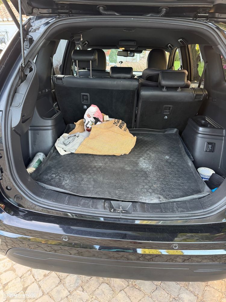 Mitsubishi Outlander - 4