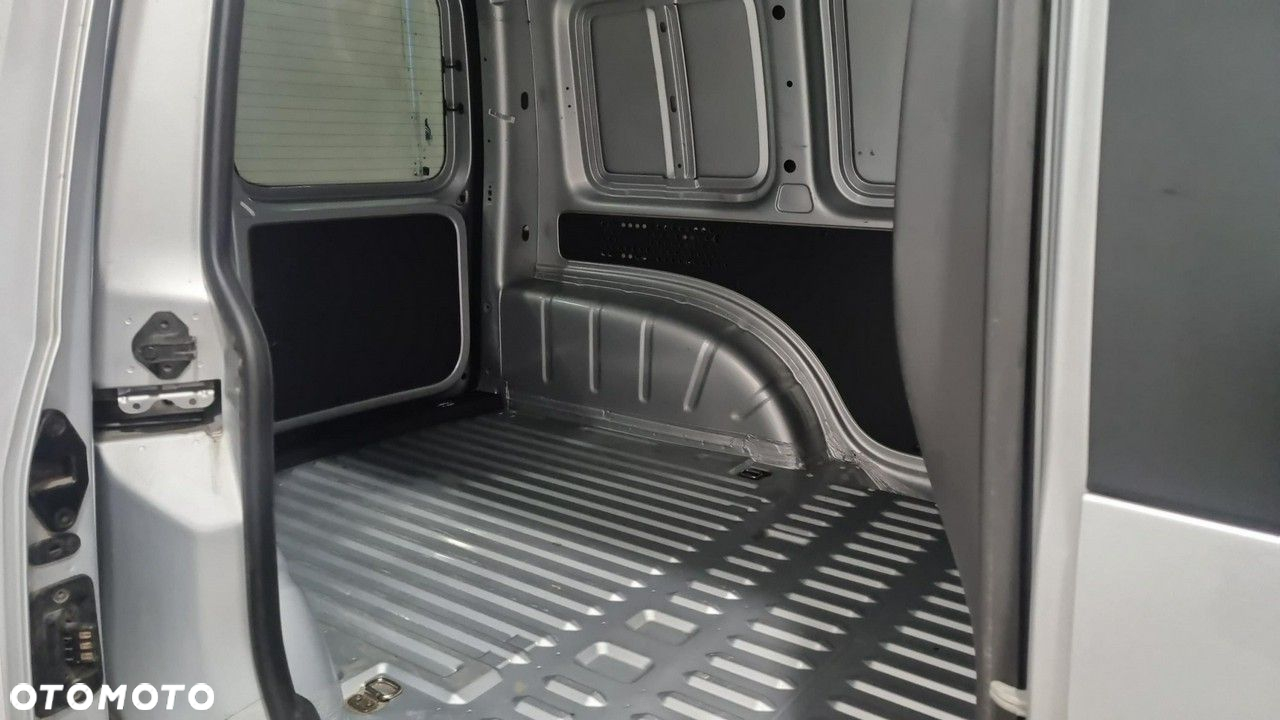 Volkswagen Caddy - 10