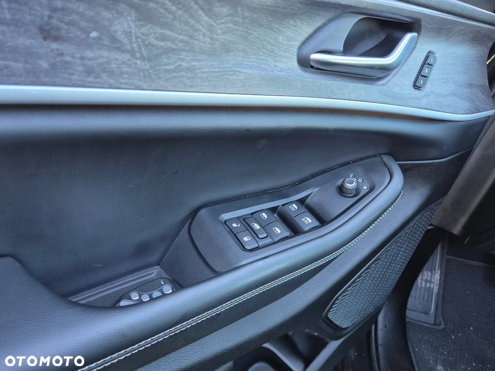 Jeep Grand Cherokee - 34