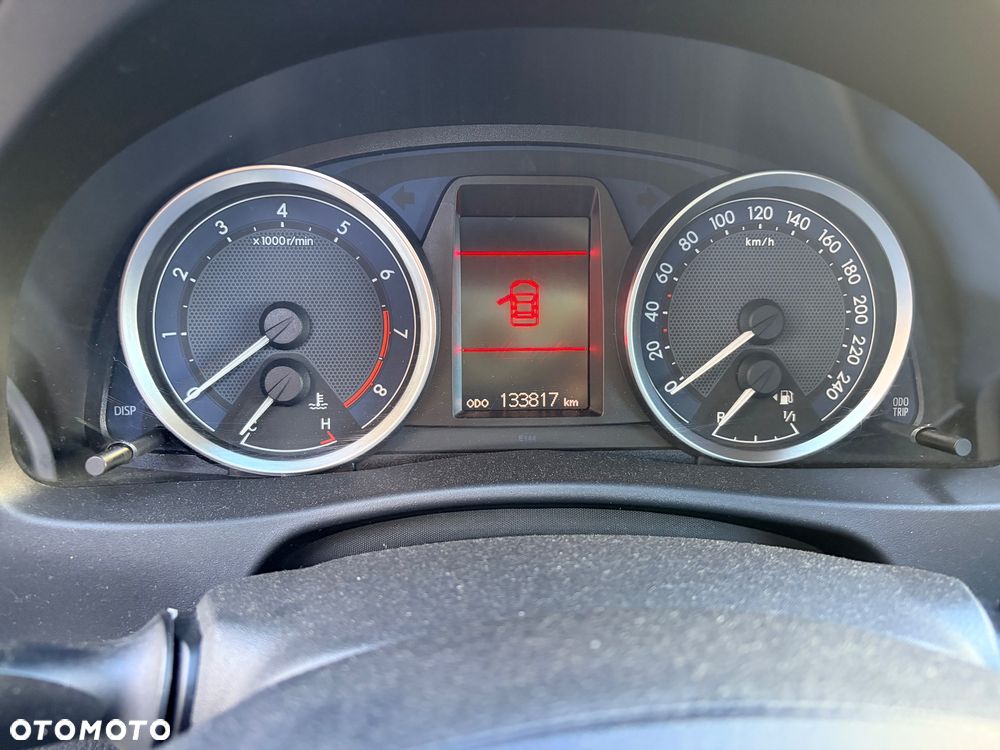 Toyota Auris 1.6 Premium - 6