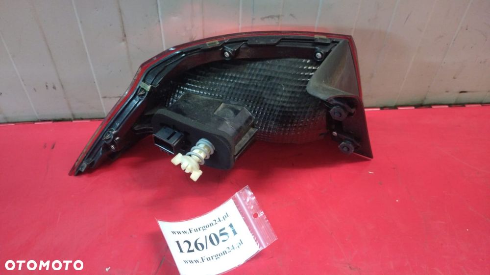 LAMPA LEWY TYŁ PRAWA TYLNA W BŁOTNIK VW PASSAT B8 SEDAN 14- 3G5945096C NO 126/051 - 2