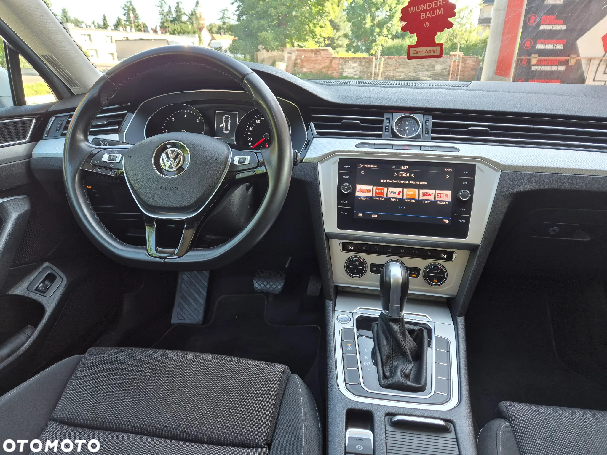Volkswagen Passat - 12