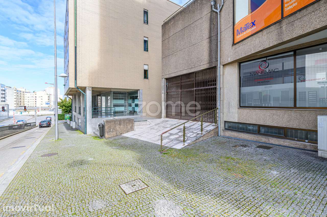 Lojas, 128 m2, em frente ao El Corte Inglês, Vila Nova de Gaia - Grande imagem: 3/19