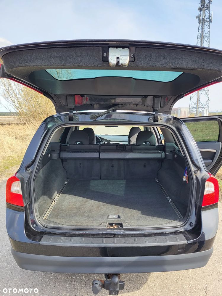 Volvo V70 2.4D Momentum - 8
