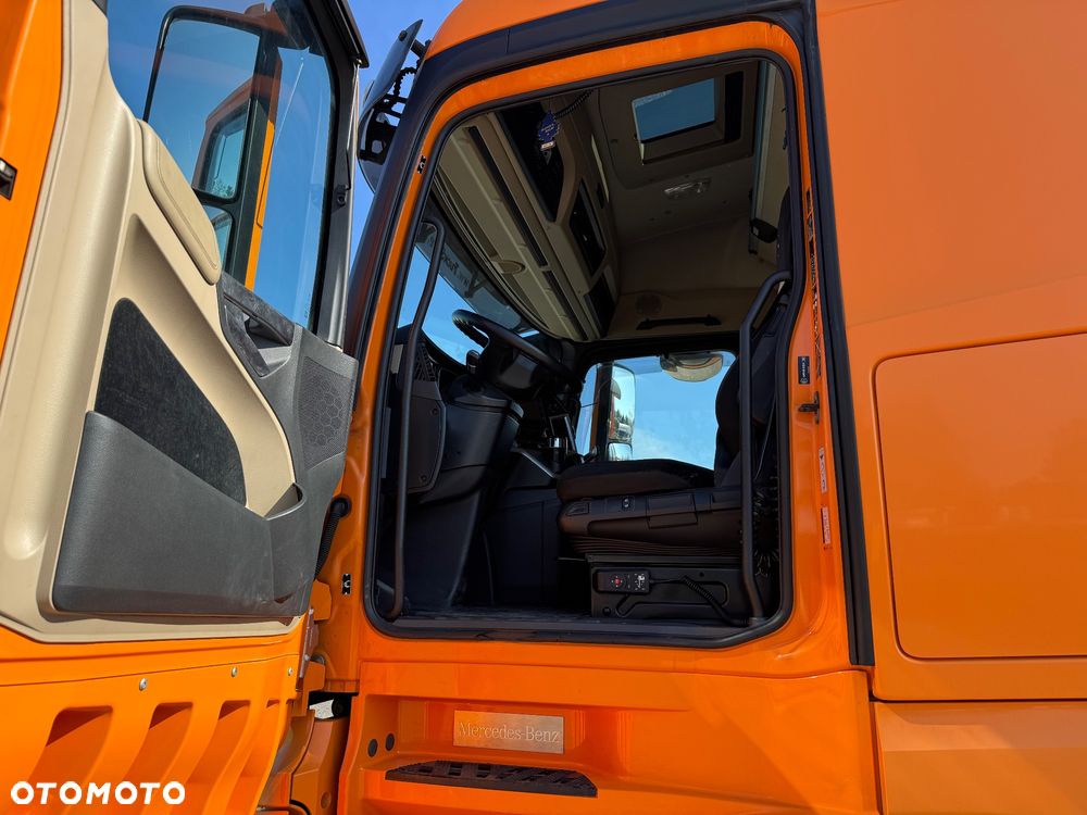 Mercedes-Benz Actros - 24