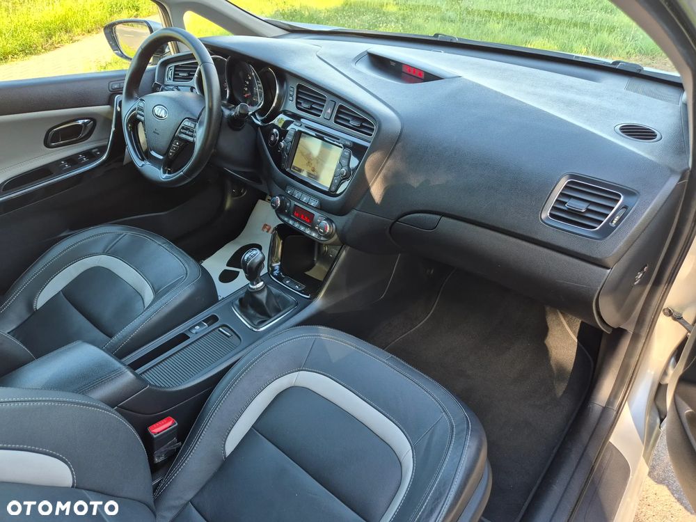 Kia Ceed - 27