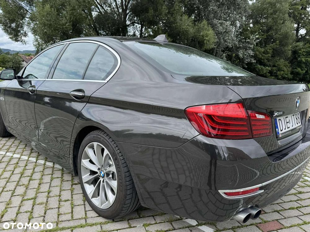 BMW Seria 5 528i xDrive Luxury Line - 7