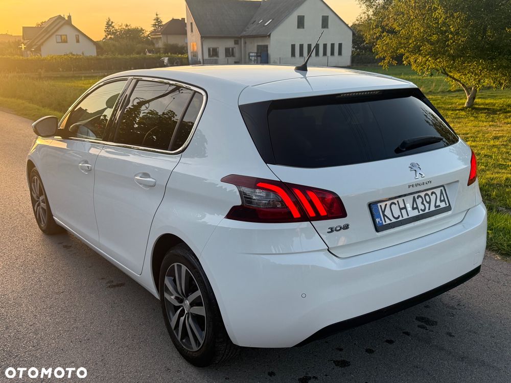 Peugeot 308 1.2 PureTech Allure S&S - 9